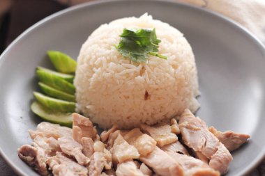 Tavuklu pilav ya da tavuklu pilav, çorba.