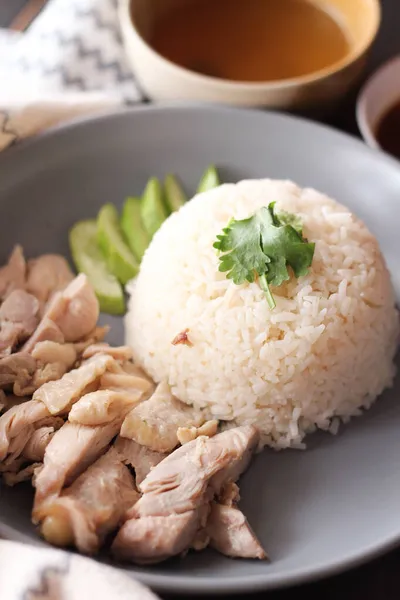 Hainan Nasi Ayam Atau Nasi Dikukus Dengan Ayam Sup — Stok Foto