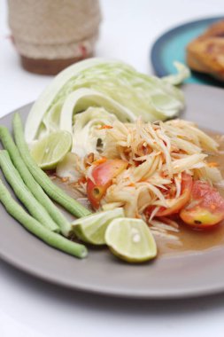 Tayland papayası salatası ya da Taylandca 'da 