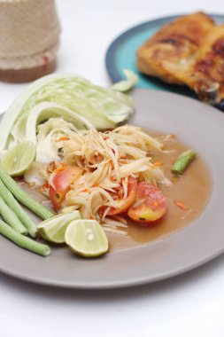 Tayland papayası salatası ya da Taylandca 'da 