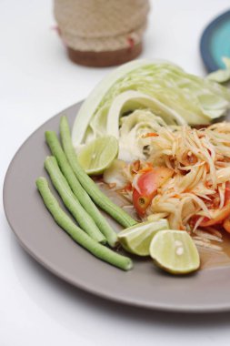 Tayland papayası salatası ya da Taylandca 'da 