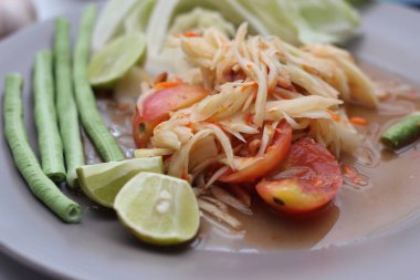 Tayland papayası salatası ya da Taylandca 'da 