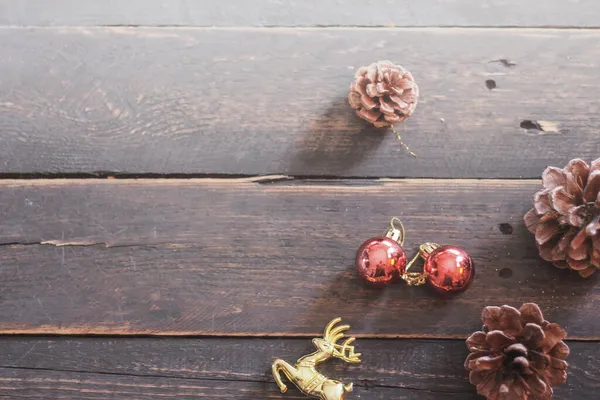 Vista Superior Las Decoraciones Navidad Colocadas Una Mesa Madera Negra — Foto de Stock