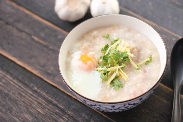 Αστείο Congee Ταϊλανδέζικο Κύπελλο Σερβίρεται Μαύρο Ξύλινο Τραπέζι Ασιατικό Πρωινό — Φωτογραφία Αρχείου