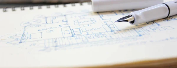 Architekt Skizze Hausplan Mit Füllfederhalter — Stockfoto