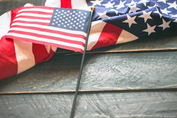 Amerikaanse Vlag Een Zwarte Houten Vloer Verlicht Van Achteren — Stockfoto