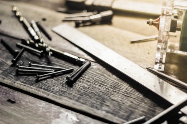 ABD 'de ahşap zemin üzerine kurulmuş klasik ahşap işleme aracı.