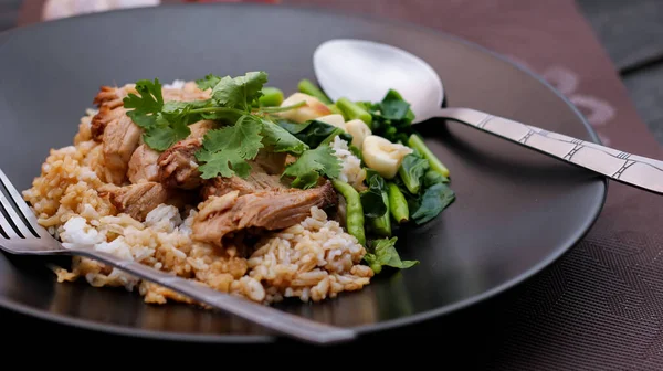Duszona Wieprzowina Ryżu Tajskim Jedzeniu Ulicznym Jedzeniu Które Lubią Jeść — Zdjęcie stockowe