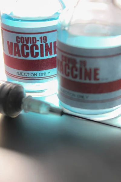 2021 코로나 바이러스 공백기 Syringe 그리고 백신의 코로나 바이러스 Covid — 스톡 사진