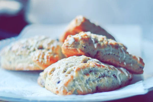Blueberry Scones Served White Plate Wooden Table Pictured Modern Tones — Stock Photo, Image
