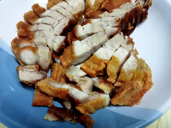 Sliced Crispy Pork Served White Blue Plate — Stock Photo, Image