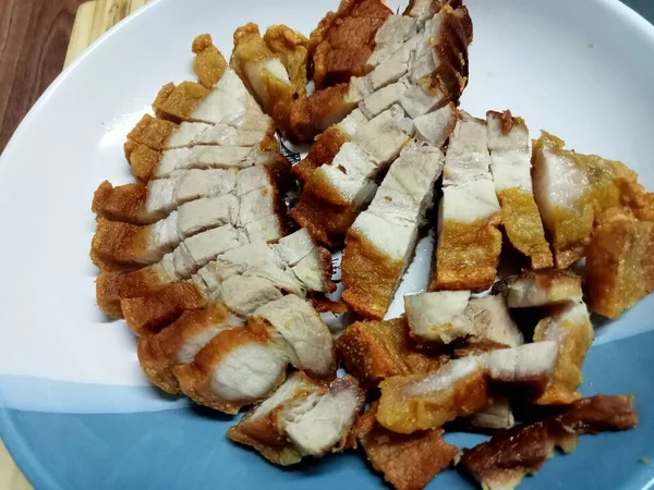 Sliced Crispy Pork Served White Blue Plate — Stock Photo, Image