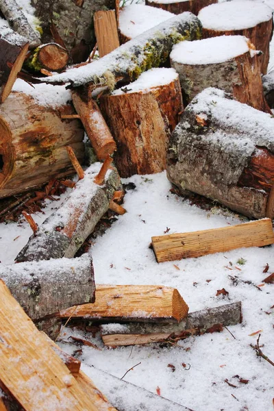 Pile Firewood Lay Scattered Snow Snow Fell — Fotografia de Stock