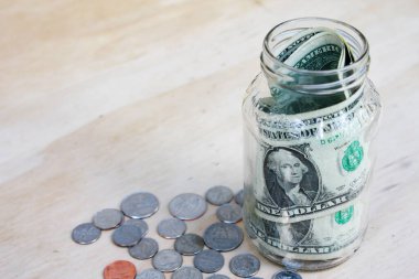 Reçel kavanozları, aile birikimleri, fakir insanların tasarrufları..