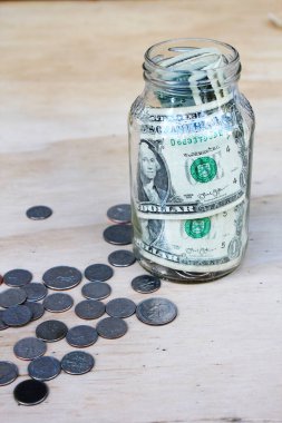 Reçel kavanozları, aile birikimleri, fakir insanların tasarrufları..