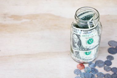 Reçel kavanozları, aile birikimleri, fakir insanların tasarrufları..