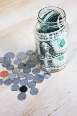 Reçel kavanozları, aile birikimleri, fakir insanların tasarrufları..