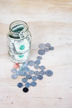 Reçel kavanozları, aile birikimleri, fakir insanların tasarrufları..