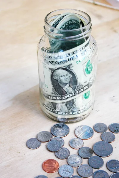 Reçel kavanozları, aile birikimleri, fakir insanların tasarrufları..