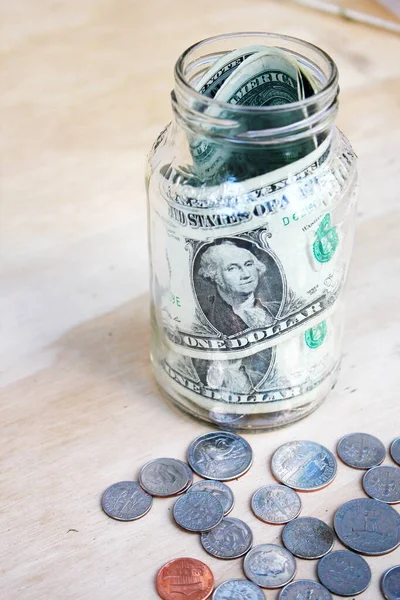 Reçel kavanozları, aile birikimleri, fakir insanların tasarrufları..