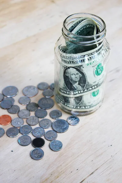 Reçel kavanozları, aile birikimleri, fakir insanların tasarrufları..