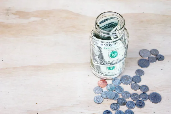 Reçel kavanozları, aile birikimleri, fakir insanların tasarrufları..