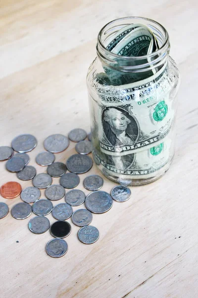 Reçel kavanozları, aile birikimleri, fakir insanların tasarrufları..