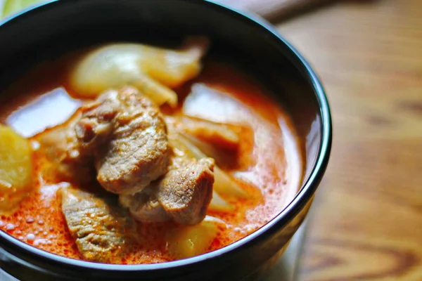 Massaman Curry Black Crockery Served Boiled Potatoes Chili Brown Wooden — 스톡 사진