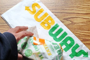 WASHINGTON, ABD - 20 Mart 2022 Metro Sandviçleri Subway, ABD 'de çok popüler bir fast food restoranıdır..