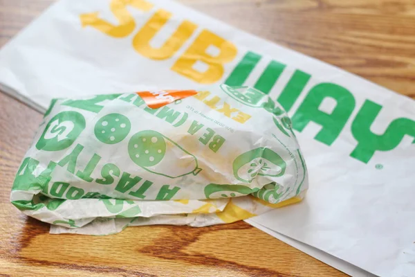 WASHINGTON, ABD - 20 Mart 2022 Metro Sandviçleri Subway, ABD 'de çok popüler bir fast food restoranıdır..