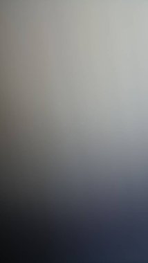 Mavi, beyaz ve açık kahverengi arkaplanda soyut bulanıklık duygu, sakinlik, zeka, sağduyu ve erkekliği çağrıştırıyor.