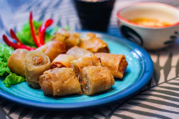 Deep Fried Spring Rolls Blue Plates Vegetables Chili Dipping Sauce — Foto de Stock