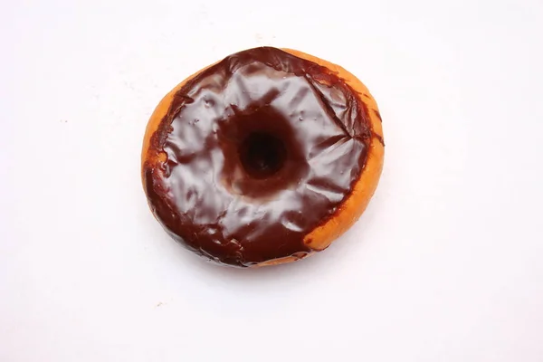 Chocolade Donuts Gelegd Een Witte Achtergrond — Stockfoto