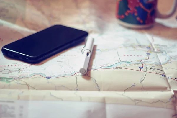 Kart Kart Washington Stat Penn Briller Mobiltelefon Kaffekopp Bordet – stockfoto