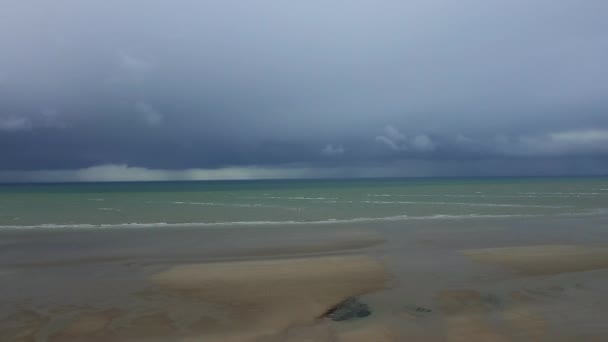 Playa Arena Fina Europa Francia Normandía Hacia Ouistreham Primavera Día — Vídeo de stock