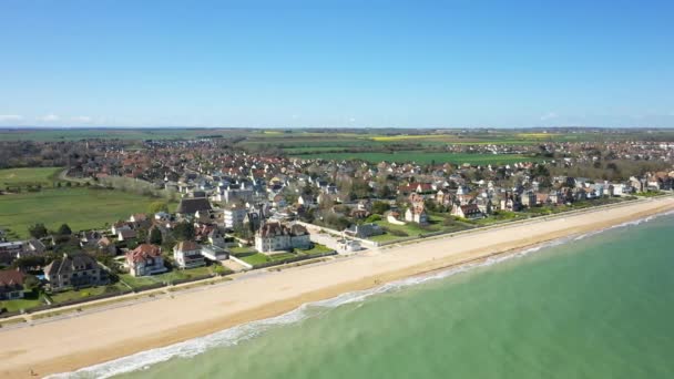 Avrupa Fransa Normandiya Sword Beach Sahilindeki Köy Baharda Güneşli Bir — Stok video