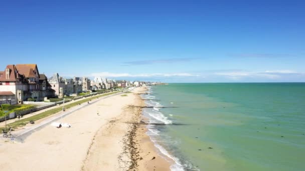 Традиционные Дома Sword Beach Европе Франции Норфеи Сторону Уистрехама Лион — стоковое видео