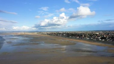 Kılıç Sahili, Avrupa, Fransa, Normandiya, Caen 'e doğru, Ouistreham, ilkbaharda, güneşli bir günde.