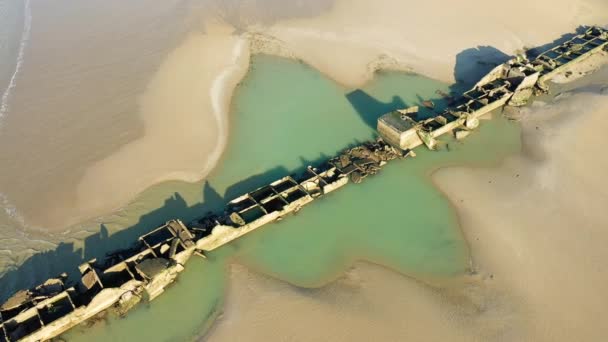 Разрушенный Элемент Искусственного Порта Золотой Пляж Европе Франции Нормандии Arromanches — стоковое видео