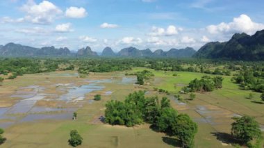 Yazın güneşli bir günde Porto, Avrupa, Portekiz, Kuzey 'in tarihi şehir merkezinde bulunan I. Luis Köprüsü..