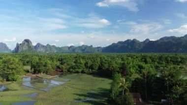 Yazın güneşli bir günde Porto, Avrupa, Portekiz, Kuzey 'in tarihi şehir merkezinde bulunan I. Luis Köprüsü..