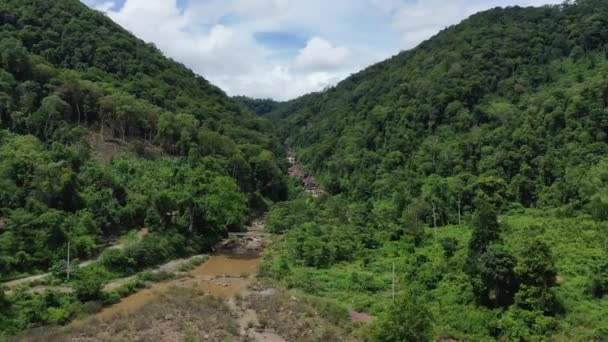 River Middle Jungle Green Mountains Asia Laos Khammouane Thakek Sunny — Stockvideo