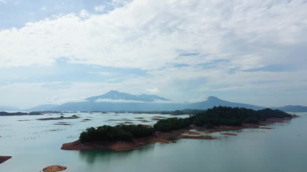 Las Islas Embalse Nam Ngum Rodeadas Montañas Asia Laos Hacia — Vídeo de stock