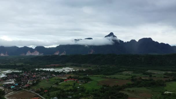 Landskapet Omgivet Berg Och Risfält Utkanten Asien Laos Mot Vientiane — Stockvideo