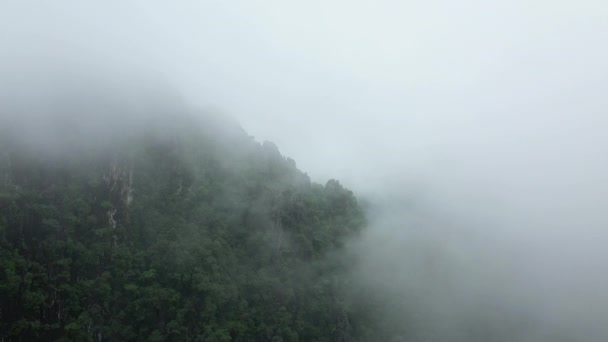 Nuvens Torno Montanhas Verdes Selva Tropical Ásia Laos Direção Vientiane — Vídeo de Stock