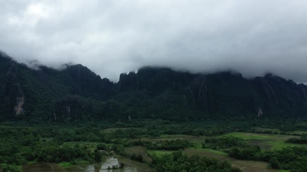 Karst Κορυφές Και Ορυζώνες Στην Ύπαιθρο Προς Ninh Binh Στο — Αρχείο Βίντεο