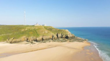 Güneşli bir günde, sabah sisinde yeşil dağlar arasında pirinç tarlaları, Asya, Filipinler, İfugao, Luzon, Banaue, Bontoc ve Sagada 'ya doğru.