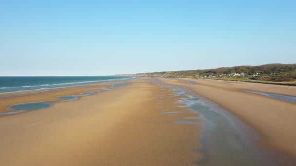 Sandstranden Och Klipporna Vid Omaha Stranden Europa Frankrike Normandie Mot — Stockvideo