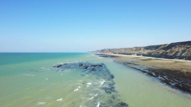 Plaża Obrzeżach Miasta Port Bessin Europie Francja Normandia Kierunku Plaży — Wideo stockowe