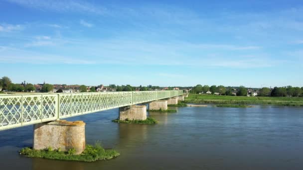 Loire Avrupa Sully Sur Loire Köprüsünün Altında Fransa Merkez Bölgesinde — Stok video